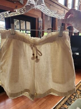 Hang Ten Cream T-shirt with Yellow Logo